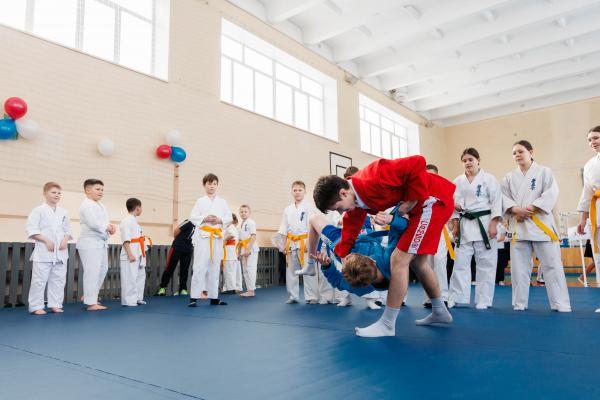 В кировградской школе оборудовали зал для занятий самбо и дзюдо - Фото 4
