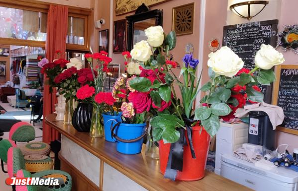 Более двухсот человек пришли на генеральный прогон «Орфей спускается в ад» в «Коляда-Театр» - Фото 2