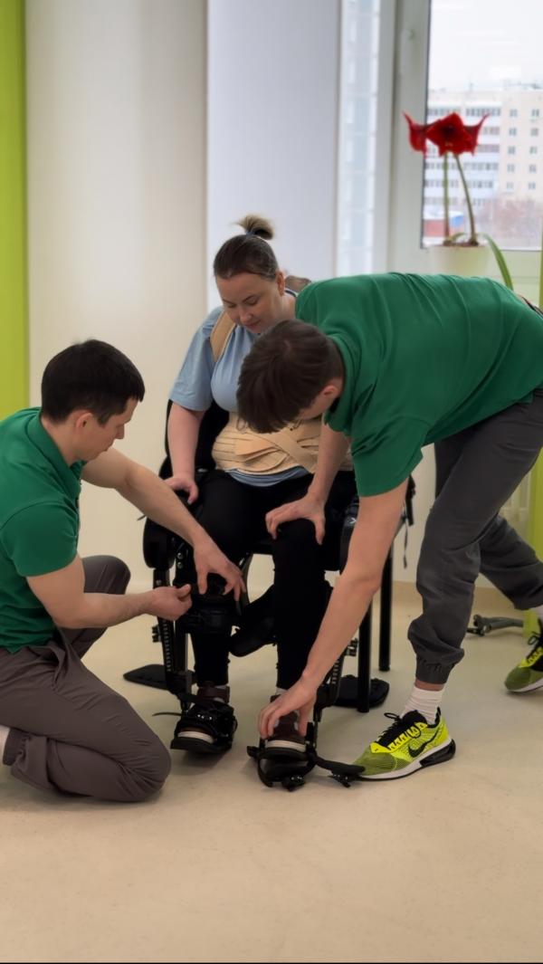 В Екатеринбурге в реабилитации после травм пациентам стали помогать роботы - Фото 2
