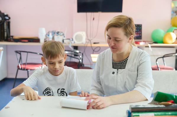 Благотворительный фонд помог с реабилитацией юным екатеринбуржцам с ДЦП и травмой ныряльщика - Фото 2