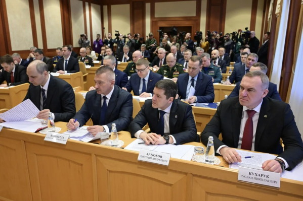 Сергей Шойгу обсудил в Екатеринбурге подготовку к паводку, лесным пожарам, диверсиям и отражению атак БПЛА - Фото 3