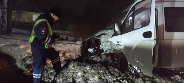 В Свердловской области курсантка автошколы отвозила подругу домой и устроила ДТП - Фото 2