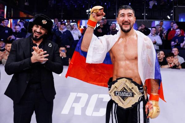 Павел Воля поблагодарил уральского бойца за победу в поединке за титул чемпиона мира Karate Combat - Фото 2