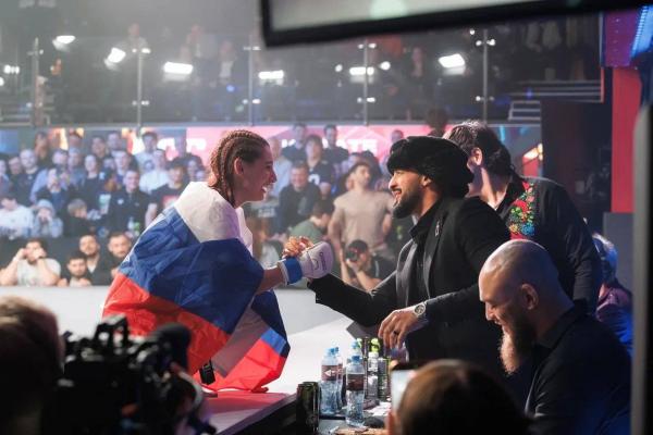 Павел Воля поблагодарил уральского бойца за победу в поединке за титул чемпиона мира Karate Combat - Фото 3