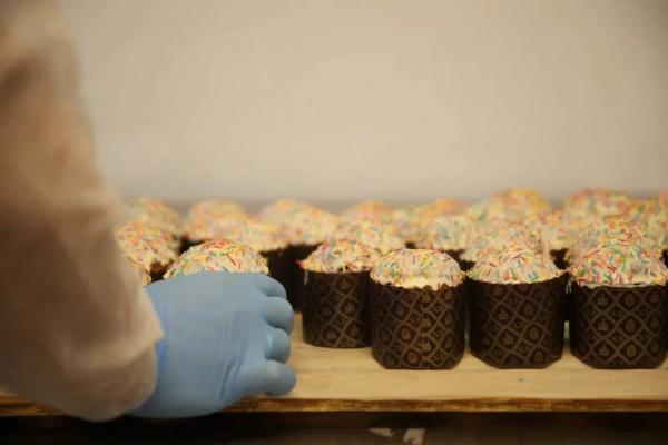 Медработники Свердловской области получат 5 тысяч куличей на Пасху - Фото 5