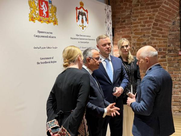 Денис Паслер встретился с делегацией чрезвычайных и полномочных послов арабских государств в России - Фото 4