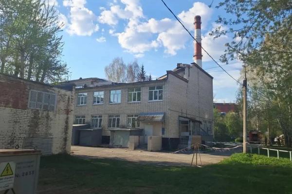 Следователи возбудили уголовное дело после обрушения крыши в спортзале колледжа на Вторчермете - Фото 2