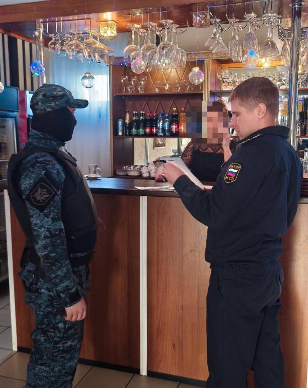 В Екатеринбурге приставы закрыли два кафе с нарушениями требований пожарной безопасности - Фото 5