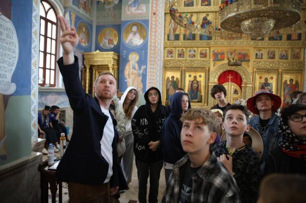 Будущие художники прикоснулись к росписи древнего храма Урала - Фото 2