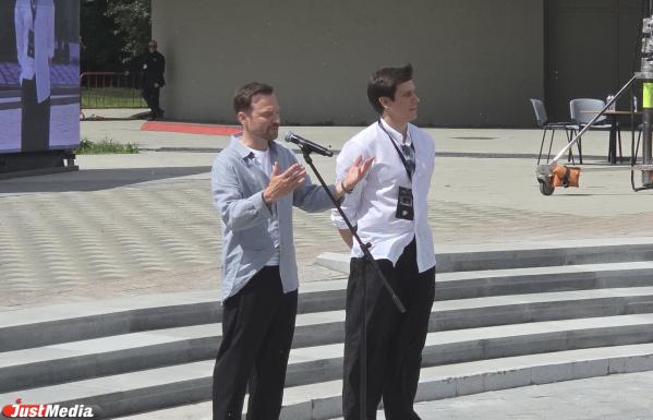 «Он — символ России»: Владимир Мединский и Никита Михалков приехали на открытие памятника Алексею Балабанову - Фото 7
