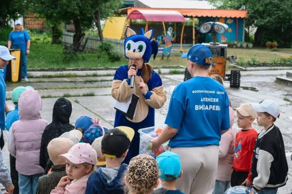 Робот ВАЛЛИ и волонтеры Алексея Вихарева приучают жителей Ирбита заботиться об окружающей среде с детского сада - Фото 2