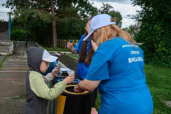 Робот ВАЛЛИ и волонтеры Алексея Вихарева приучают жителей Ирбита заботиться об окружающей среде с детского сада - Фото 3