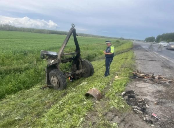 В ДТП с грузовиком погиб водитель трактора на Тюменском тракте - Фото 2