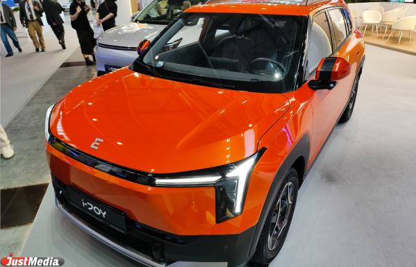 Российский спорткар, Lada Azimut и другие главные автоновинки ИННОПРОМА 2026 - Фото 11