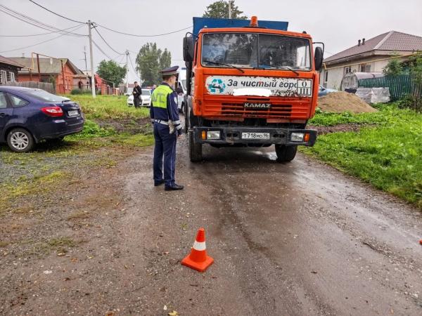 Водитель мусоровоза насмерть сбил 4-летнюю девочку на велосипеде в Нижнем Тагиле - Фото 2