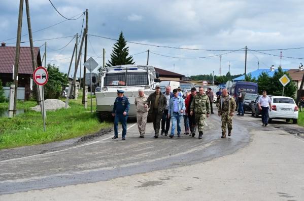 В Ирбитском МО под руководством Дениса Паслера продолжается ликвидация последствий паводка - Фото 6