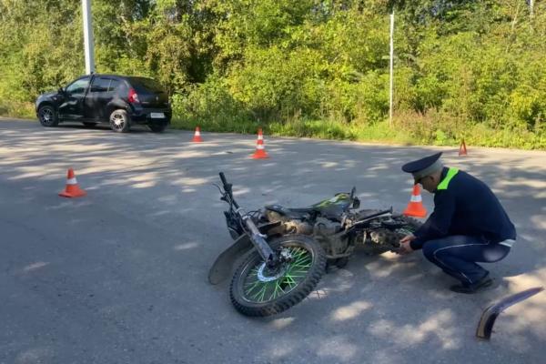 Два подростка пострадали в ДТП с питбайками в Свердловской области - Фото 2