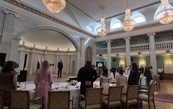 Денис Паслер вручил государственные награды многодетным семьям - Фото 2