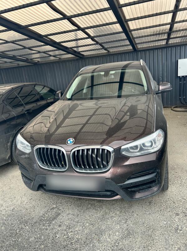 Приставы арестовали BMW, владелец которого накопил 78 штрафов за нарушение ПДД - Фото 2