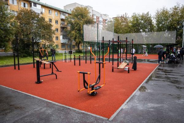 Универсальная спортплощадка на Ферганской открылась в Екатеринбурге - Фото 4