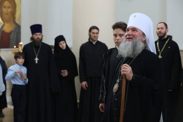 190 километров в пути с молитвой: В Алапаевске стартовал Свято-Симеоновский крестный ход - Фото 2