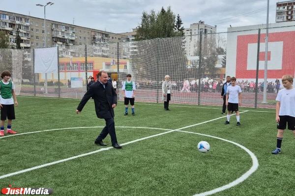 Алексей Орлов открыл спортивный комплекс школы № 140 в Юго-Западном районе - Фото 5