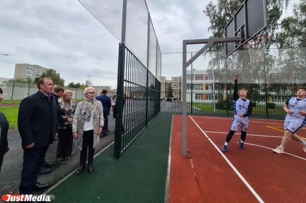 Алексей Орлов открыл спортивный комплекс школы № 140 в Юго-Западном районе - Фото 6