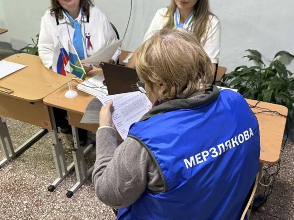 Артем Жога и Татьяна Мерзлякова проголосовали в Екатеринбурге - Фото 3