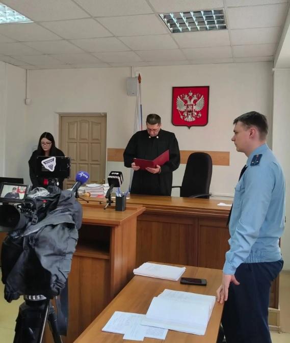 За истязания и грозу убийством несовершеннолетней дочери сожительницы осудили первоуральца - Фото 2