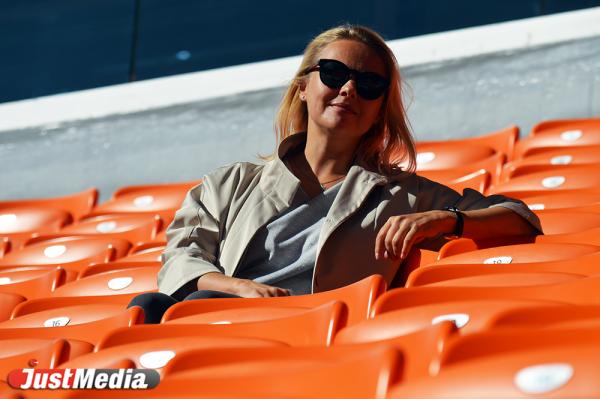 Специалист по работе со СМИ Марина Приймак: «Очень радует, когда на Урале наступает настоящее бабье лето». В Екатеринбурге +15 - Фото 2