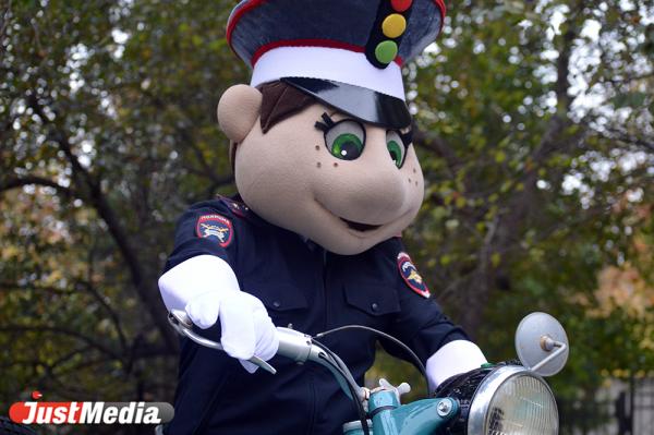 Петя Светофоров: «Главное, чтобы плохая погода не мешала дорожному движению и не создавала аварийных ситуаций». В Екатеринбурге +6 градусов. ФОТО - Фото 5