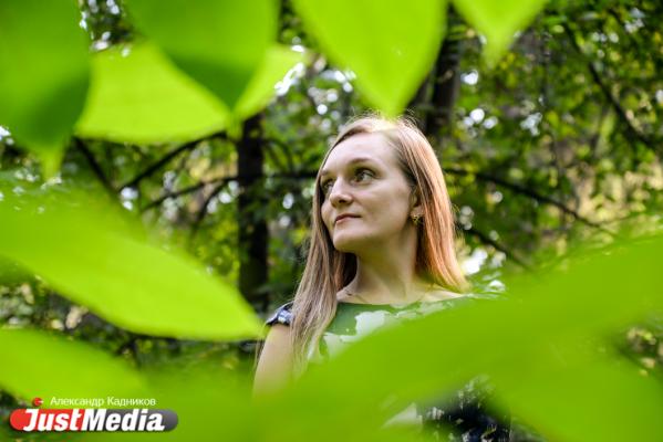 Ведущая Марина Багаутдинова: «Погода радует, поэтому бросайте дела и идите гулять». В Екатеринбурге +18 - Фото 3