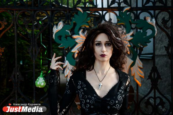 Беллатриса Лестрейндж: «Люблю дождь и мрак во славу темному лорду». В Екатеринбурге +14 - Фото 8