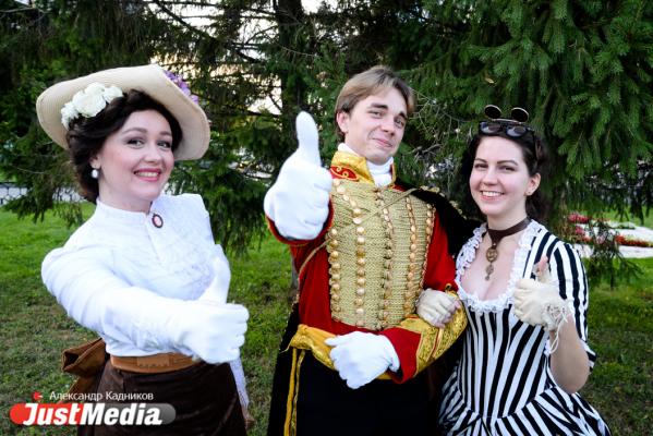 Клуб исторических танцев Pas de côté: «Уже холодает, так что скоро будут осенние балы в помещениях». В Екатеринбурге +19 - Фото 5