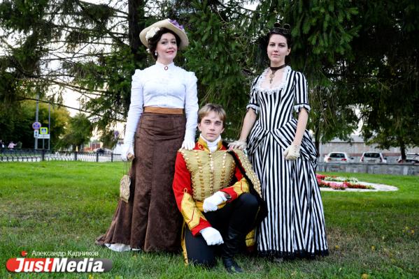 Клуб исторических танцев Pas de côté: «Уже холодает, так что скоро будут осенние балы в помещениях». В Екатеринбурге +19 - Фото 4