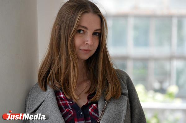 Журналист Алена Скользина: «Не очень люблю осень. Природа увядает, и с каждым днем становится все холоднее». В Екатеринбурге +19 - Фото 4