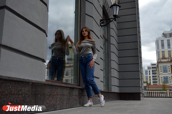 Студентка Виктория Макарова: «Не люблю уральскую осень. Мне надо больше тепла и солнышка». В Екатеринбурге +22 - Фото 5