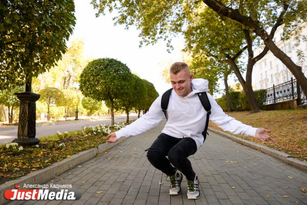 Журналист Александр Семичев: «Люблю такое время года, ведь сейчас лето посреди осени». В Екатеринбурге +22 - Фото 2