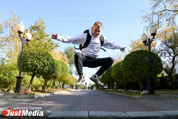 Журналист Александр Семичев: «Люблю такое время года, ведь сейчас лето посреди осени». В Екатеринбурге +22 - Фото 6