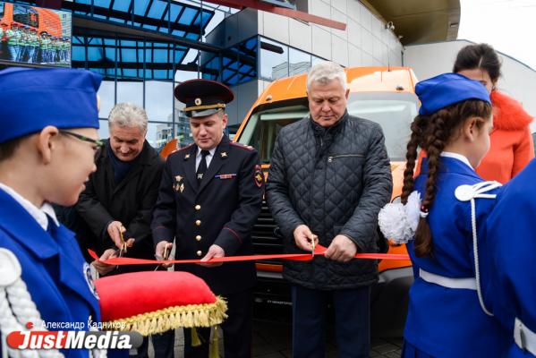 Оранжевый микроавтобус подготовит 4 000 маленьких уральцев к автошколе и обучит первой помощи - Фото 4