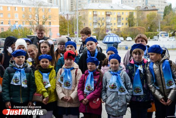 Оранжевый микроавтобус подготовит 4 000 маленьких уральцев к автошколе и обучит первой помощи - Фото 7