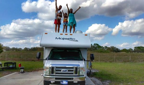 Семья из Екатеринбурга устроила марафон подарков для детей из приютов 14 стран Панамериканского пути - Фото 4