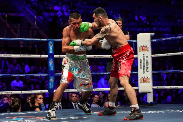 Четыре нокдауна за два раунда - Шавкат Рахимов провел успешную защиту титула IBO World - Фото 3