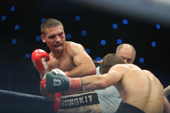 Четыре нокдауна за два раунда - Шавкат Рахимов провел успешную защиту титула IBO World - Фото 2