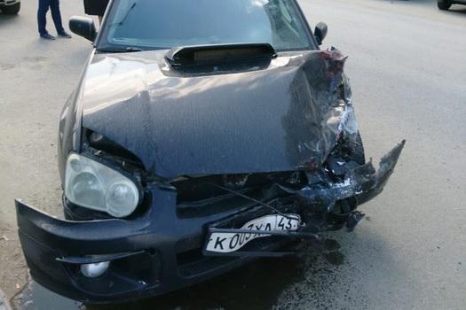 Стритрейсер на Subaru разбил три машины в Академическом и сбежал, бросив машину - Фото 2