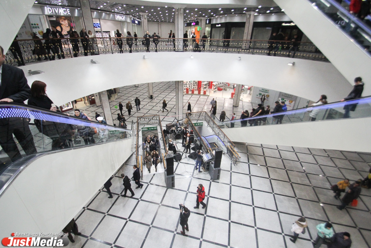 Работа трц екатеринбург