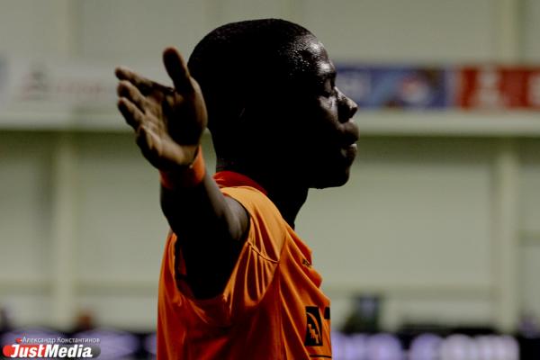 Футбольный матч "Урал" - "Арсенал"