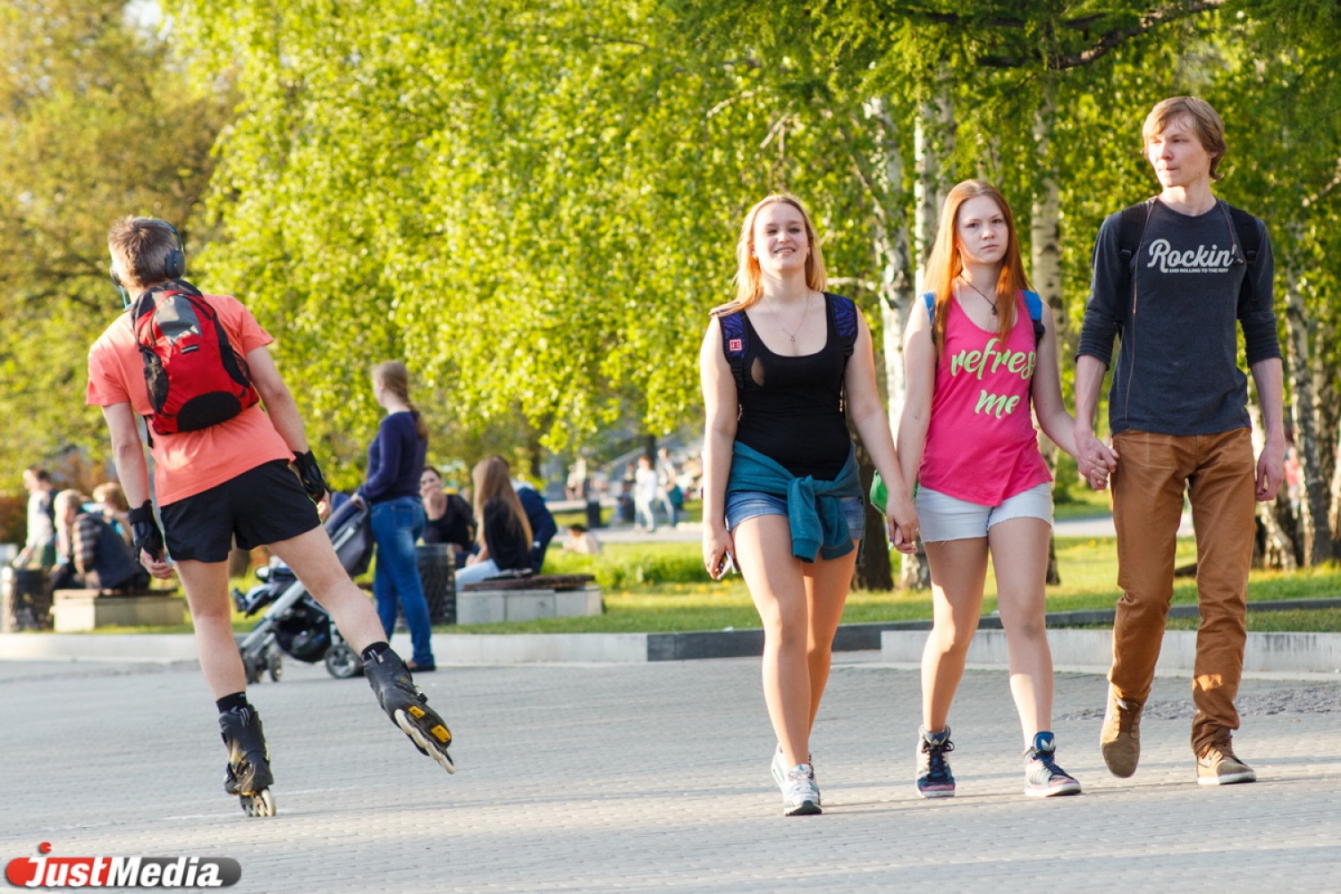 Девушки екатеринбурга летом. Екатеринбургские девушки. Улицы екатеринбурга девушки. Девушки екатеринбурга фото. Самые красивые девушки екатеринбурга.